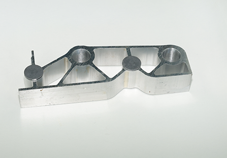 Battery housing assembly
